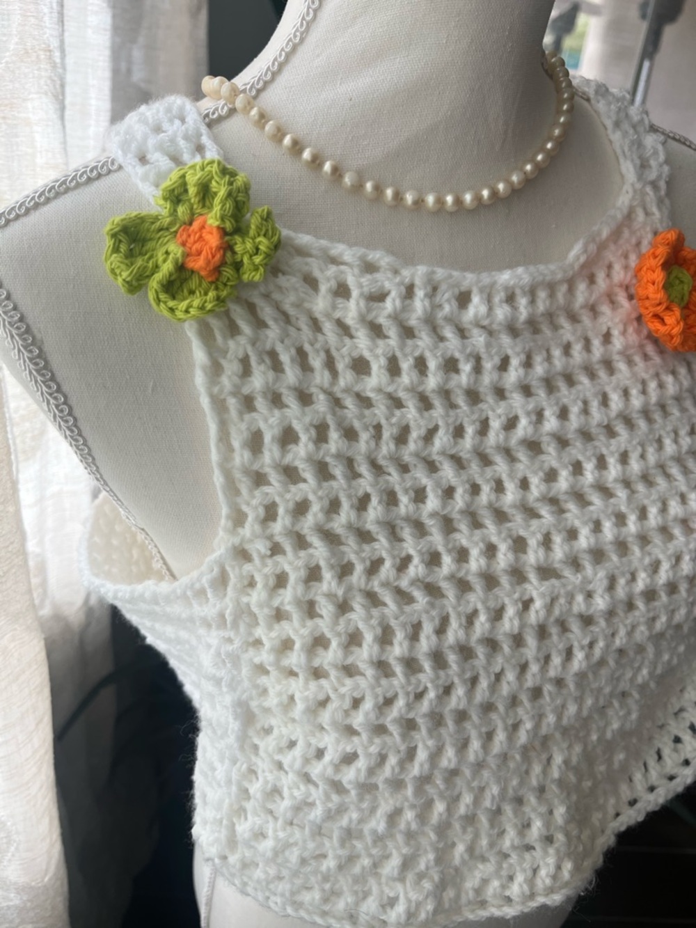 Vintage Festival Hand-Crocheted White Crop Top with Accent Flowers - Picture 5 of 7